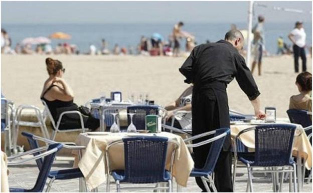 Las ventas del sector servicios bajan en Canarias un 33,1% en febrero