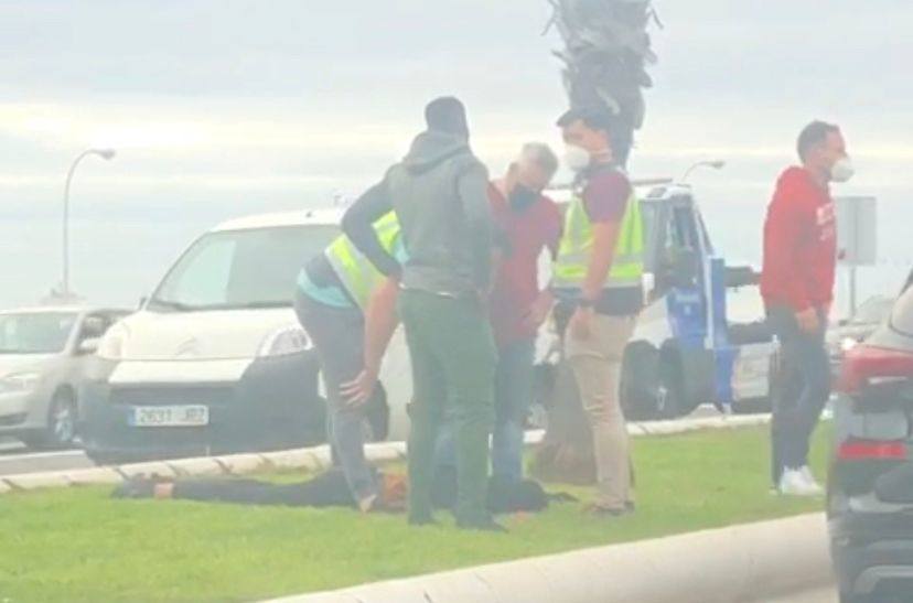 Un inmigrante desesperado intenta quitarse la vida en la Avenida Marítima