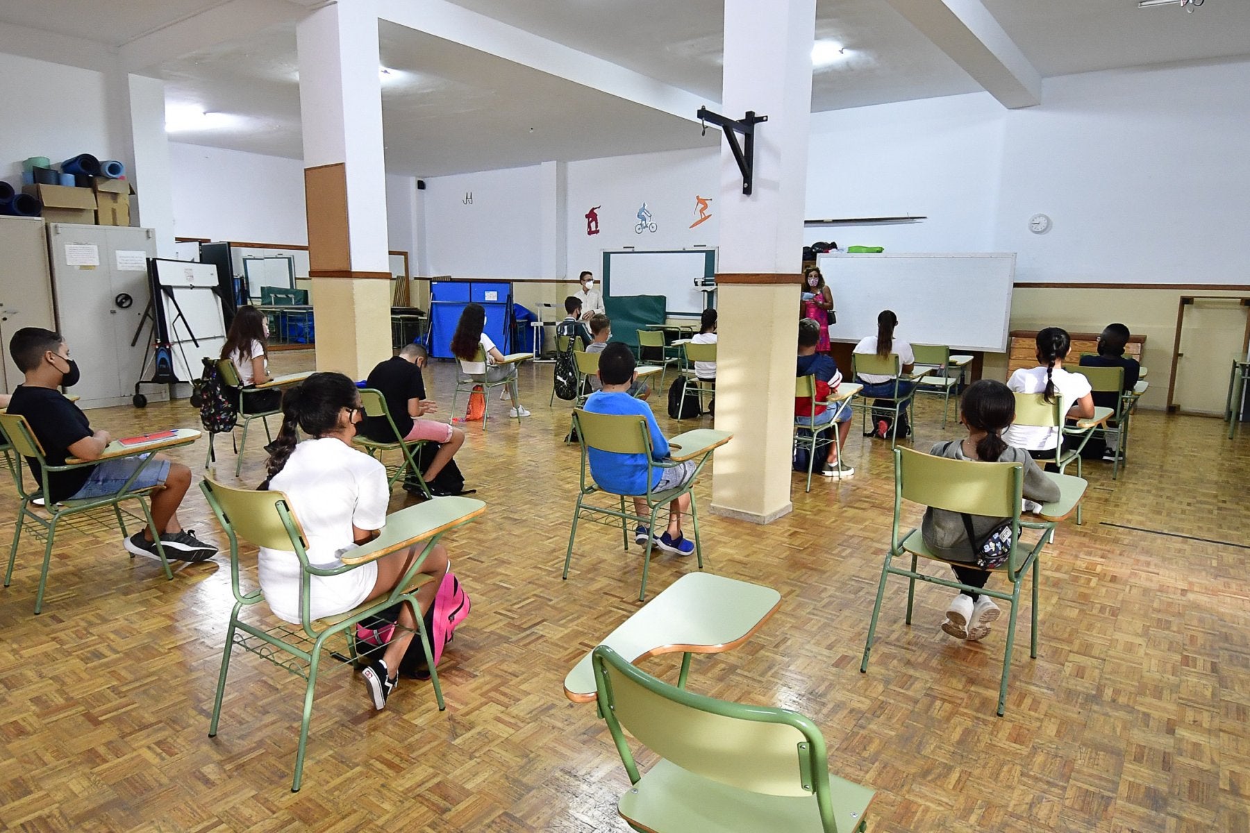 Los inscritos en las oposiciones ya superan la previsión de Educación: 15.600 a tres días de que acabe el plazo