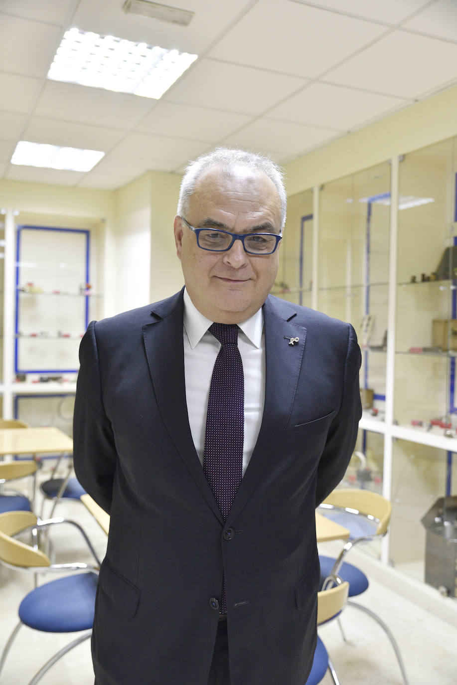 Cabrera pide «penas ejemplares» para los que ejercen de dentistas sin titulación