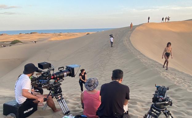 Las dunas de Maspalomas acogieron el anuncio de Yves Saint Laurent. / C7