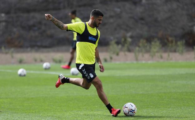 Aythami: «La renovación de Pepe Mel sería una buena noticia para la UD»