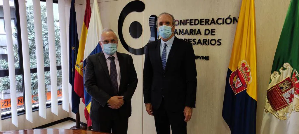 Alfredo Montes, Director territorial de MAPFRE ha visitado la Confederación Canaria de Empresarios y se ha reunido con el Vicepresidente, José Cristóbal García. /c7