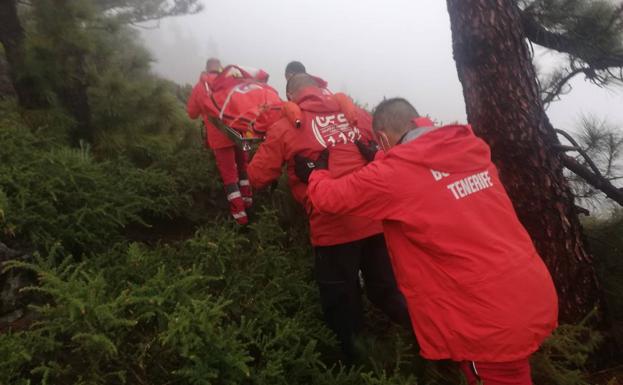 Localizados con hipotermia, dos senderistas perdidos en La Orotava