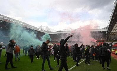 Aplazado el United-Liverpool por las protestas de los hinchas