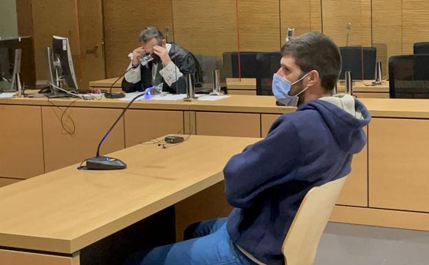 Admite que abusó de una menor: «Me cogió con las defensas bajas y pasó lo que pasó»