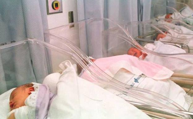 Canarias, tercera comunidad en bajada de nacimientos en el primer trimestre