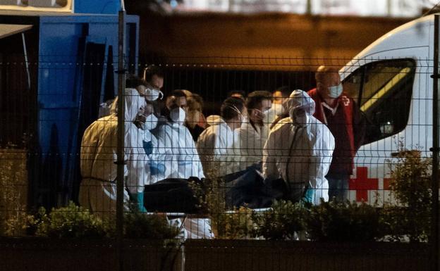 Las últimas víctimas del cayuco murieron la víspera de que los encontraran