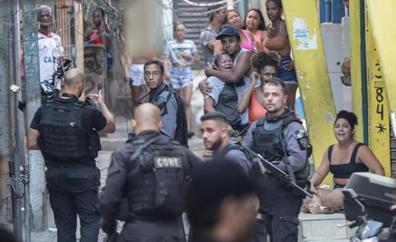 Una operación policial en una favela de Río de Janeiro deja 25 muertos