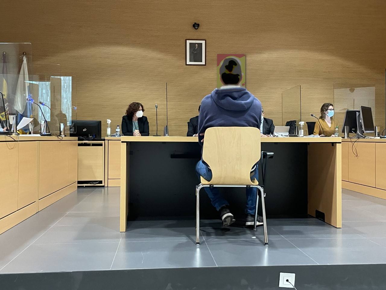 Once años y diez meses de cárcel por abusar de la hija de unos amigos