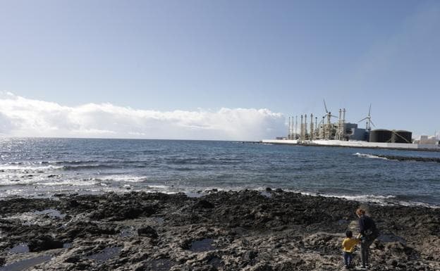 El parque eólico marino frente a Las Caletas carece del apoyo de la primera Corporación