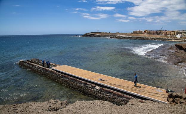 Agüimes ultima las obras para hacer del muelle viejo un solárium
