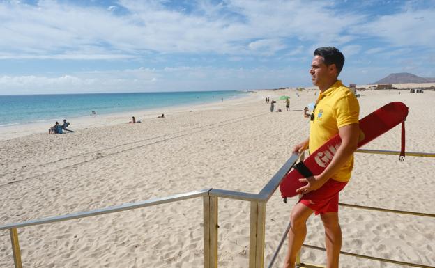 La Oliva recupera la bandera azul para las Grandes Playas, la Concha y Corralejo Viejo