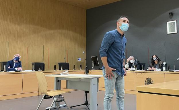 Seis años por tirar a un desconocido al muelle