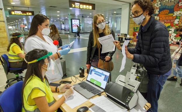 Holanda abre la mano y permite viajar a Canarias sin test ni cuarentena al regreso al país