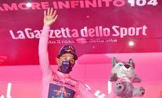 Bernal se exhibe en el 'sterrato' y es el nuevo líder del Giro