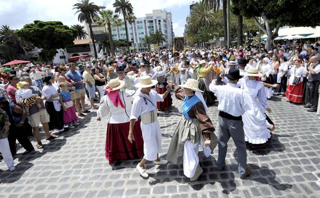 Día de Canarias sin romerías ni luchadas por segunda vez