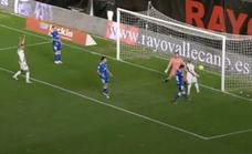 Vídeo: El Rayo golea al Oviedo y mantiene el pulso del 'play-off'