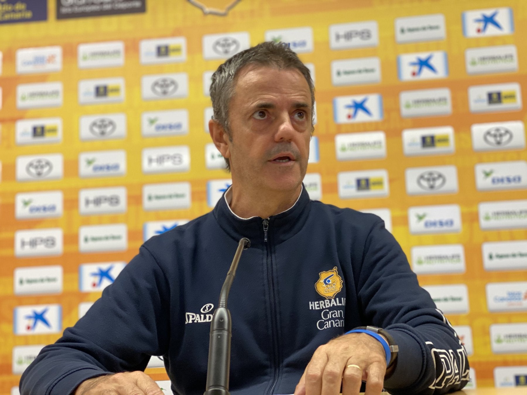 Porfi Fisac: «Tenemos un partido complicado y cualquier distracción sirve para cometer un error»