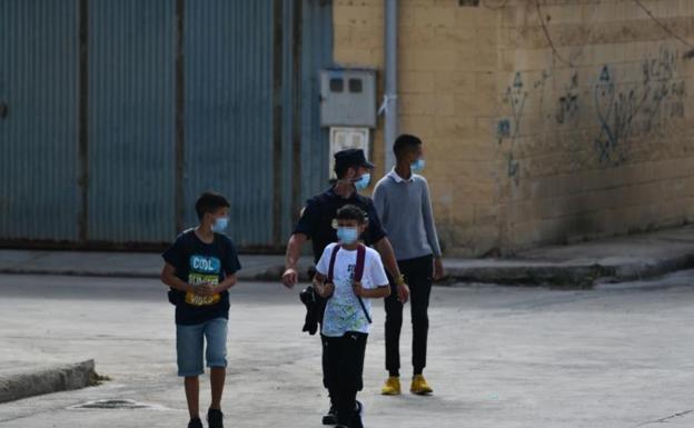 Canarias asegura que ha «sentado las bases» y exige el mismo trato que Ceuta