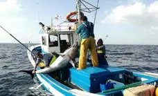 El Cabildo reparte 180.000 euros entre las tres cofradías de pescadores