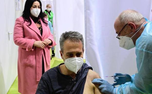 Los profesores denuncian que se han quedado rezagados en la vacunación