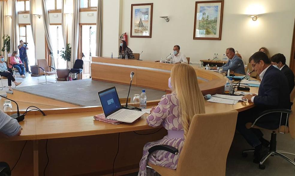 Santa Lucía aumenta el presupuesto en 4,3 millones para ayudas y saldar deudas