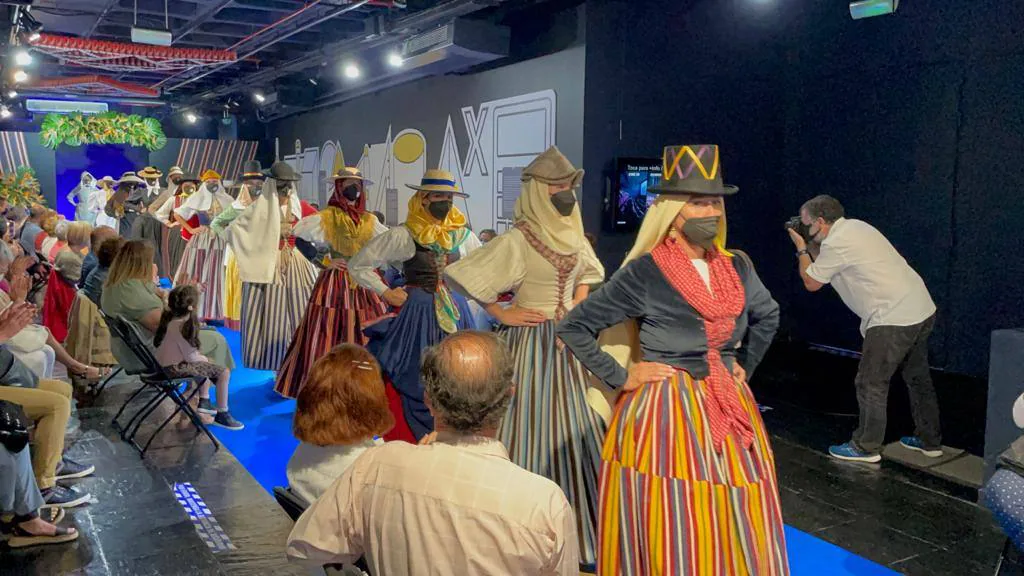 Tres siglos de vestidos típicos canarios en el Museo Elder