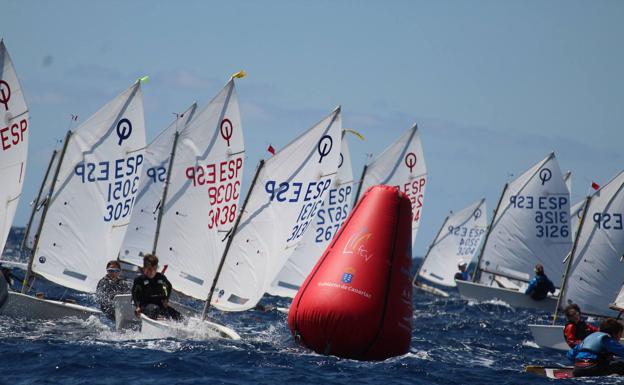 Gran Canaria lidera el campeonato de Canarias vela en La Palma