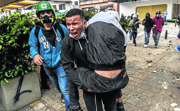 Duque militariza regiones de Colombia para frenar las protestas y los disturbios