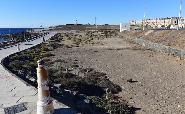 Vista de los terrenos en los que se construirá el parque marítimo proyectado por el Ayuntamiento./Arcadio Suárez