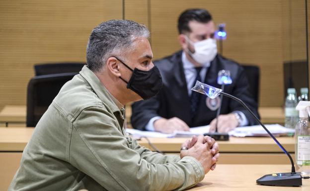 El acusado cree que su hijastra lo denunció por vergüenza de que se aireara la relación