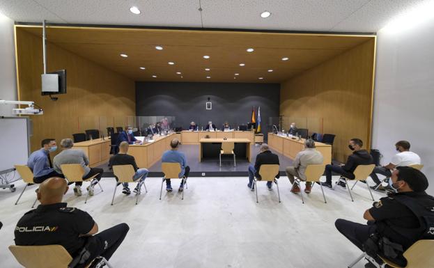 Las defensas de siete acusados por tráfico de drogas insisten en que el caso es nulo