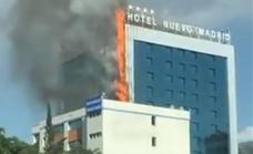 Arde parte de la fachada del hotel Nuevo Madrid
