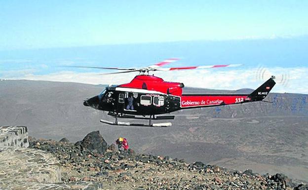 El helicóptero del GES rescata a un senderista en Tenerife