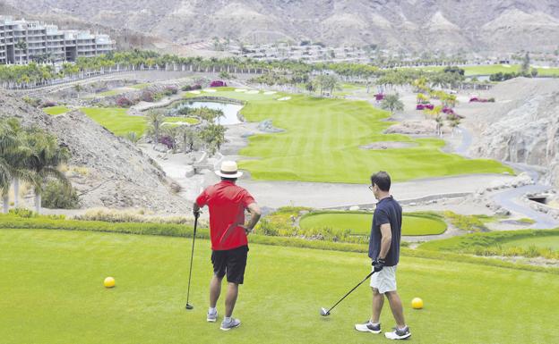 De hoyo en hoyo, el reino del golfista