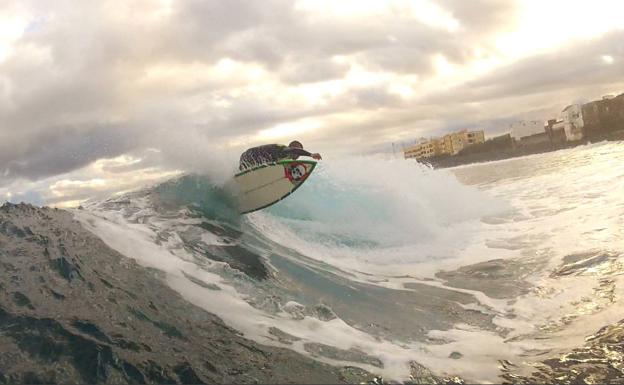 Más de cien refugios para disfrutar del surf en las islas