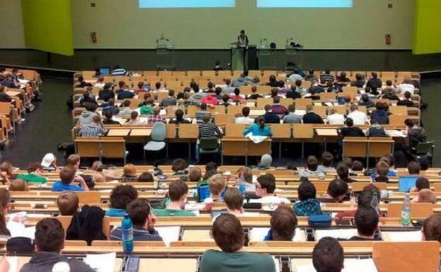 Sanidad ofrece a los MIR que elijan plaza en turnos de 400 aspirantes