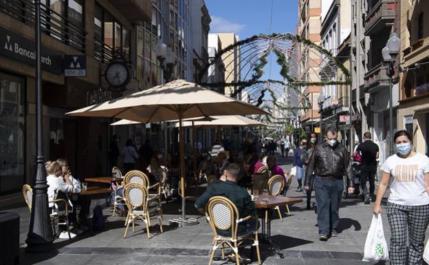 Gran Canaria distribuye en 41 días más de 3.200 ayudas a autónomos y pymes