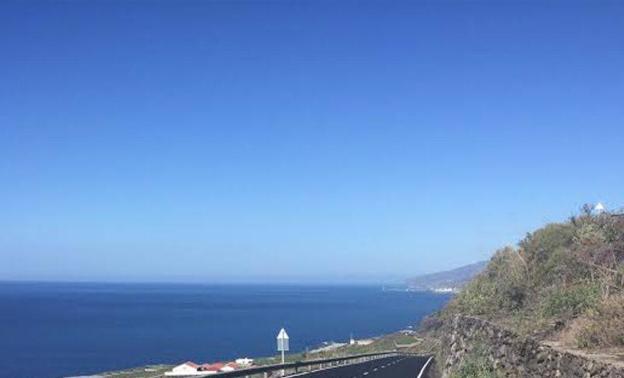 Cinco afectados en un choque frontal en Fuencaliente