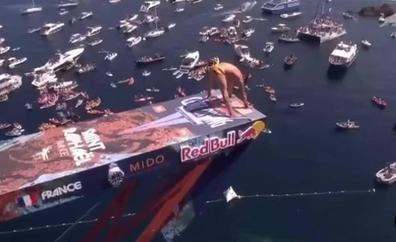 El canario Carlos Gimeno hace historia en la Red Bull Cliff Diving
