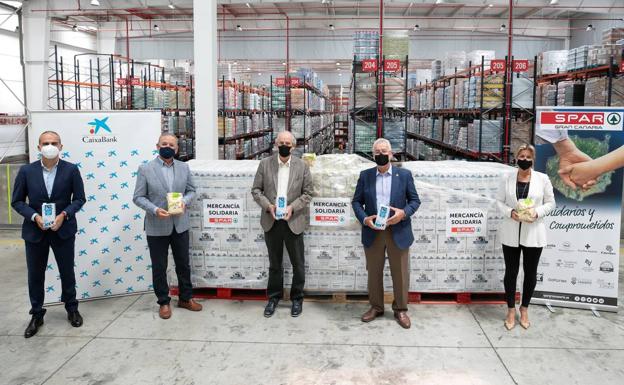 SPAR Gran Canaria dona 2.500 kilos de leche y gofio canarios a la campaña solidaria #NingúnHogarSinAlimentos