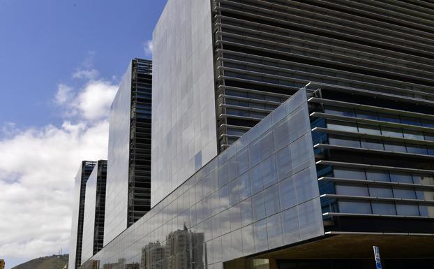 El menor amenazó a su madre con un cuchillo antes de violarla