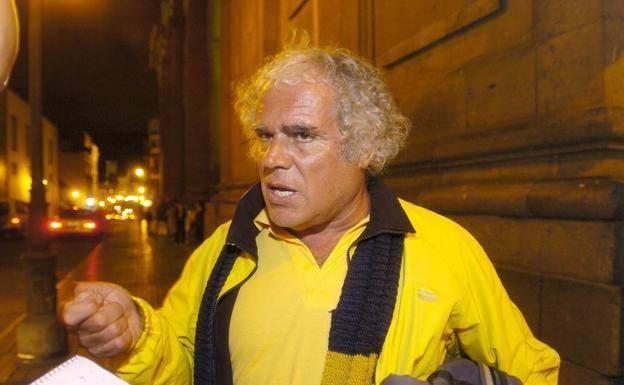 El Obispado aparta al padre Báez del púlpito