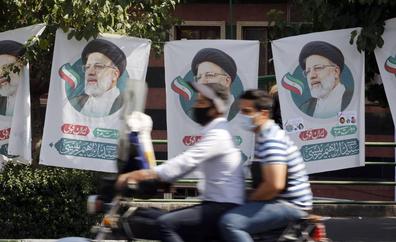 Irán vota para devolver el Gobierno al ala conservadora