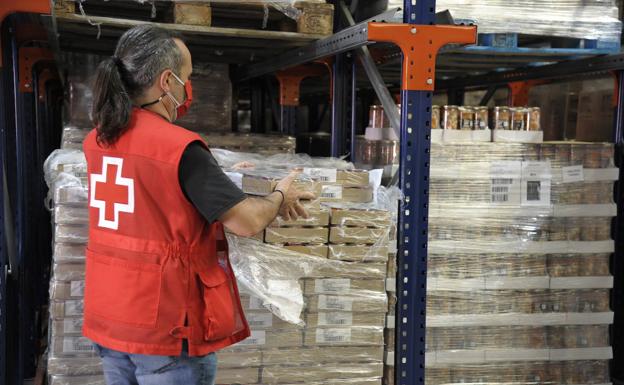 Cruz Roja distribuye 717.610 kilos de alimentos a 46.065 personas vulnerables en Canarias