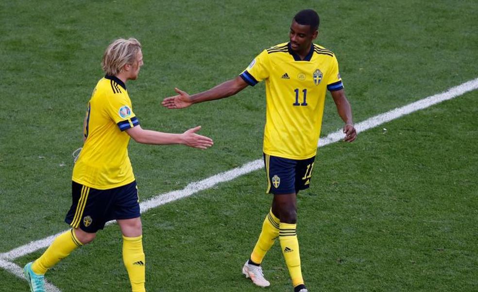 Isak dispara a Suecia y presiona a España