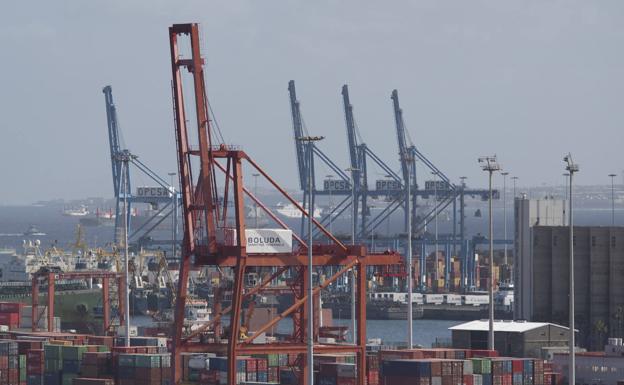 Eslovenia estudia exportar madera a África desde el Puerto de Las Palmas