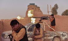 Los muyahidines afganos hacen frente a los talibanes ante la retirada internacional