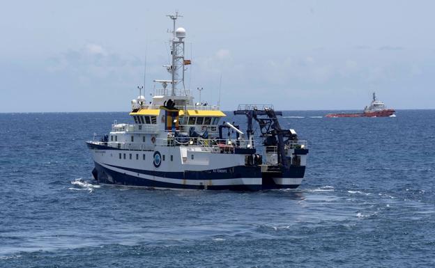 El 'Ángeles Alvariño' amplía el perímetro de búsqueda